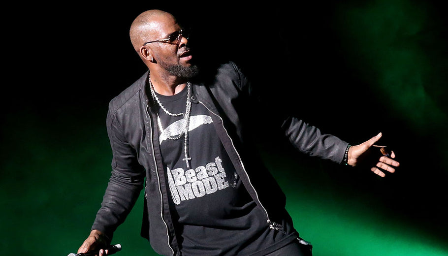 R Kelly fans pay $100 to see a 28 second performance at bizarre meet and greet